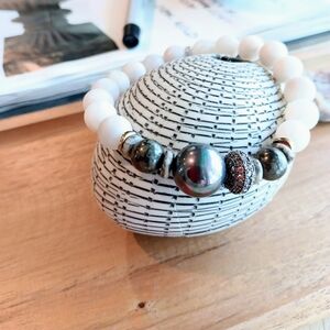 NEW Pave Diamond and Agate Beaded Bracelet